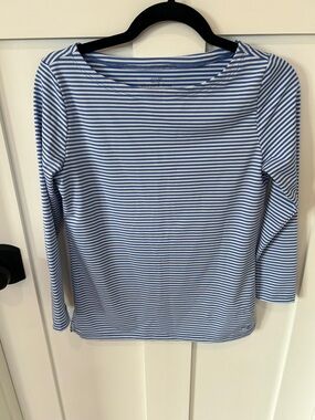 Vineyard Vines Blue and White Striped Boatneck Long Sleeve Top (Size XS)